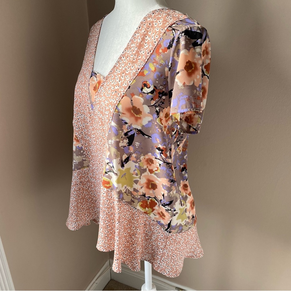 Short sleeve floral blouse, size Medium